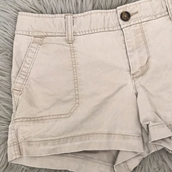 ❤️3X20 OLD NAVY Women's Low Rise Cream Chino Shorts | 6 - Picture 3 of 12